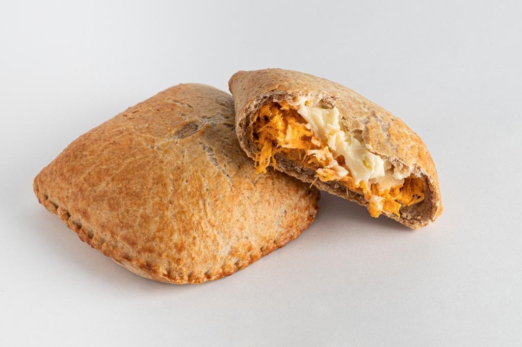 EMPANADA FRANGO REQUEIJAO INTEGRAL