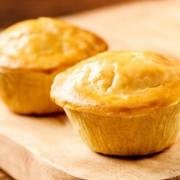 EMPADINHA CARNE SECA C/REQUEIJÃO